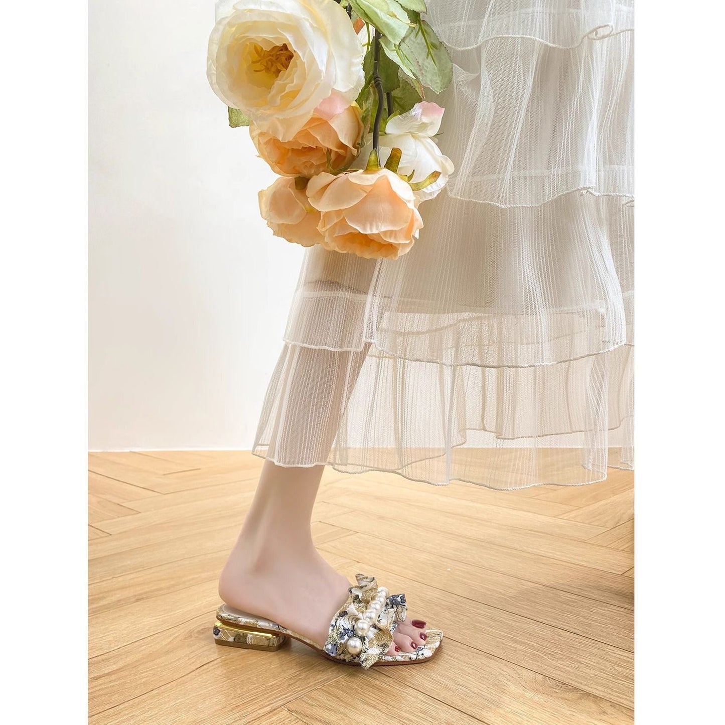 Sandals for girls with pearl and flower